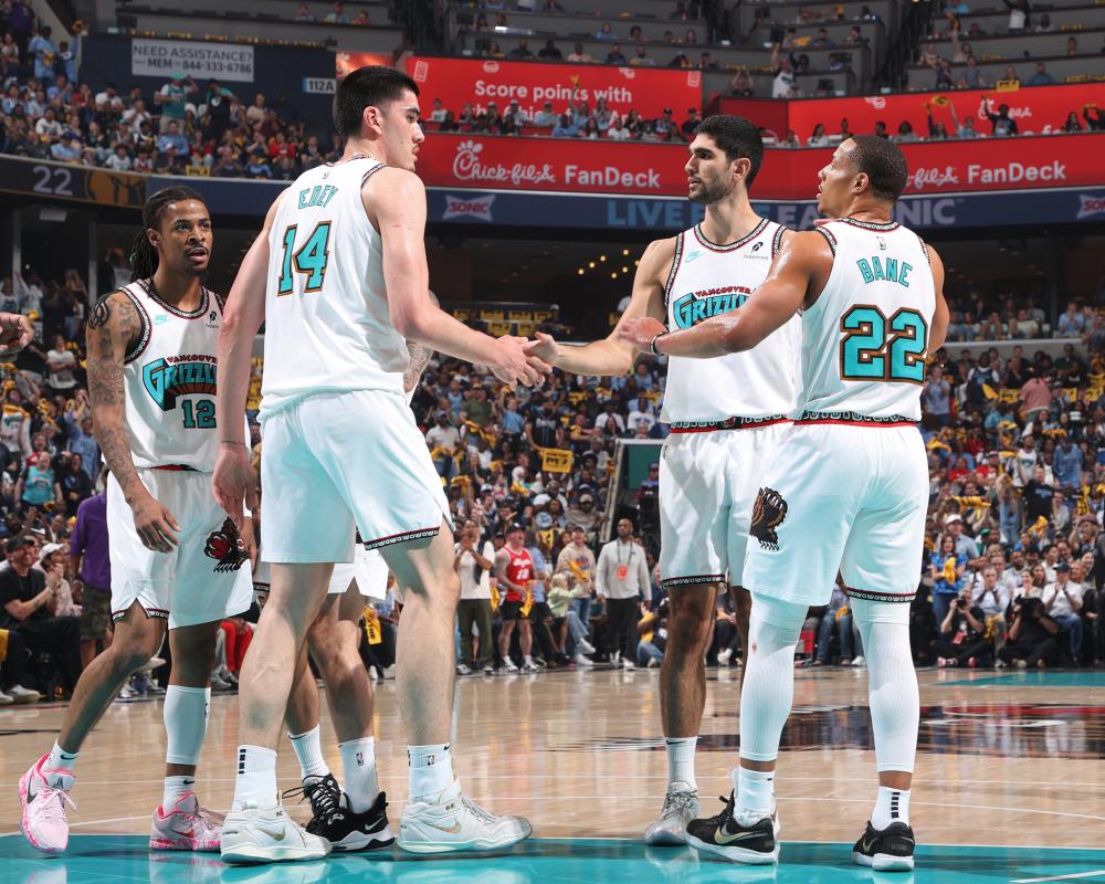 两支队伍在 两支队伍在